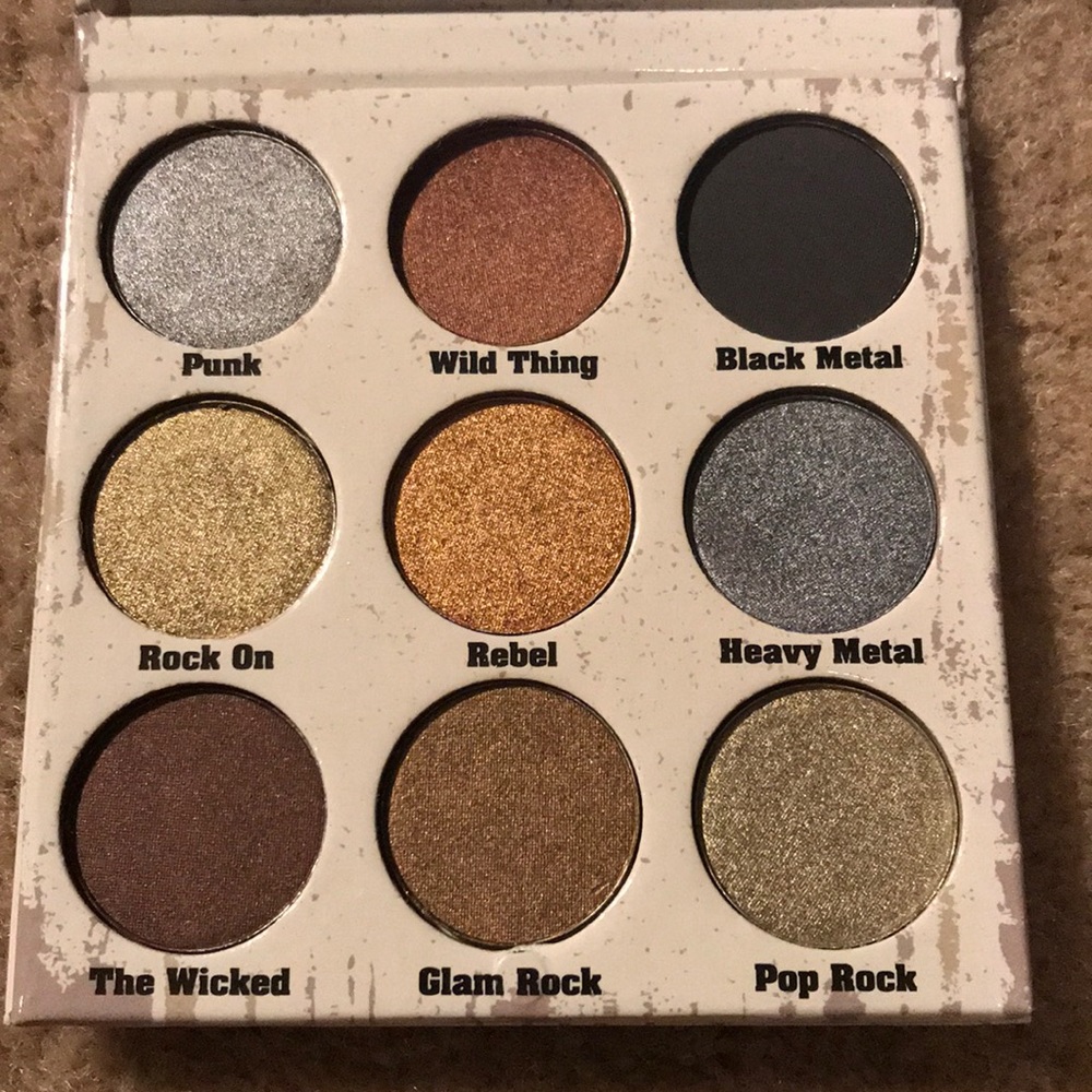 🍁Crown Glam Metals eyeshadow palette